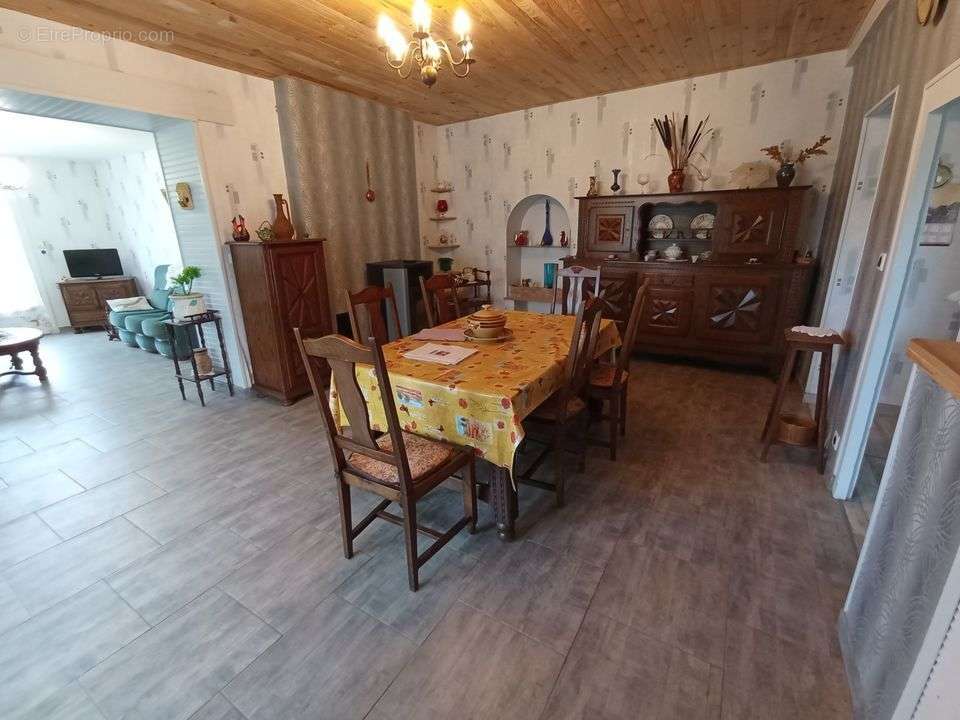 Maison à LIERNOLLES