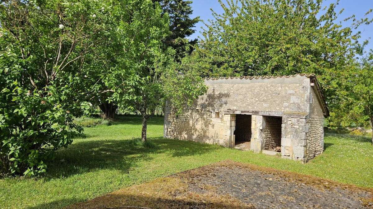 Photo 8 - Maison à SALLES-DE-BARBEZIEUX