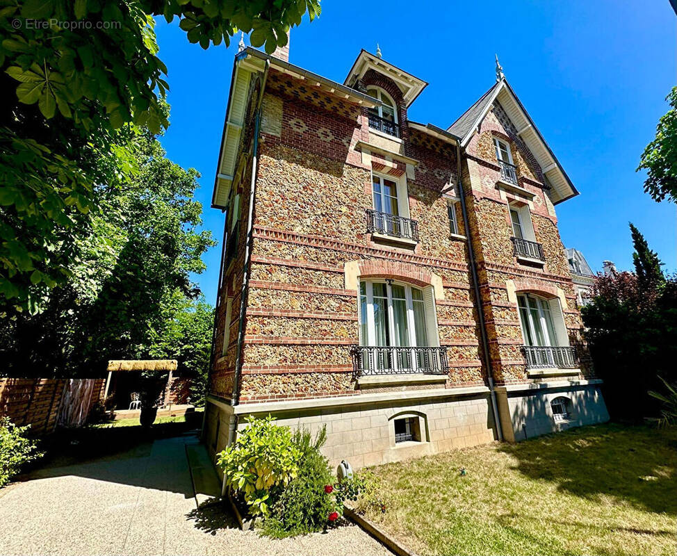 Maison à MAISONS-LAFFITTE