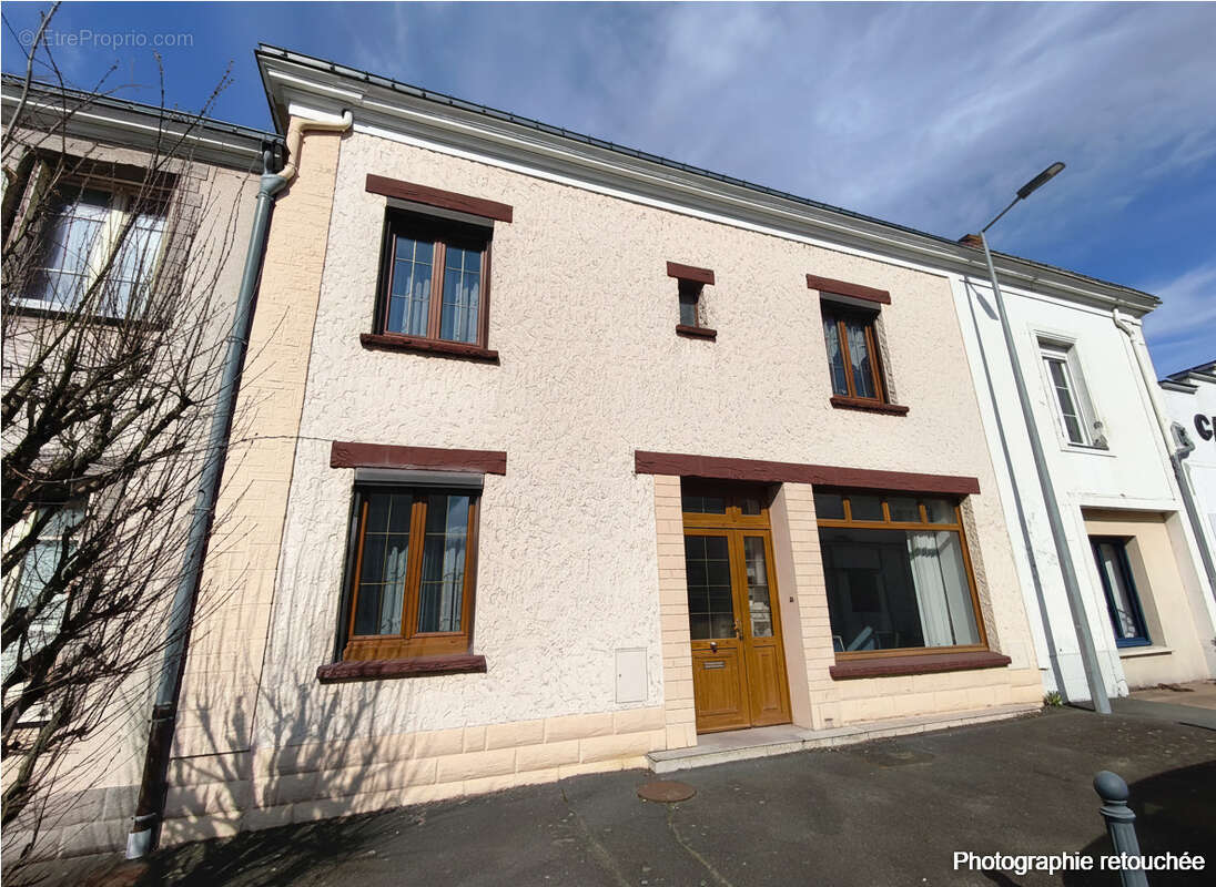 Maison à MAYET