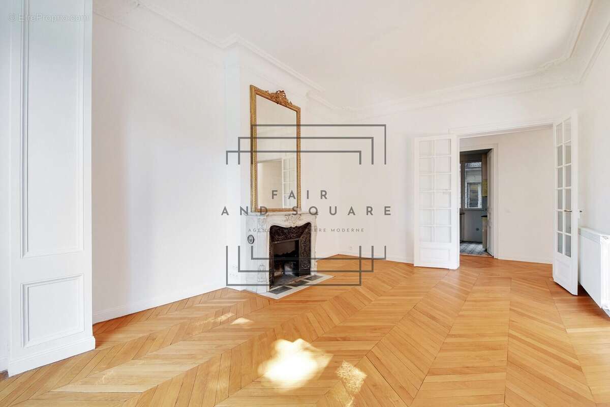 Appartement à NEUILLY-SUR-SEINE