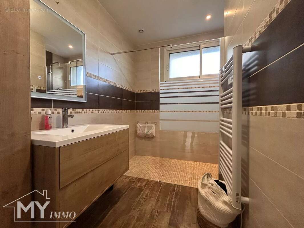 Maison à SAINT-AVIT-SAINT-NAZAIRE