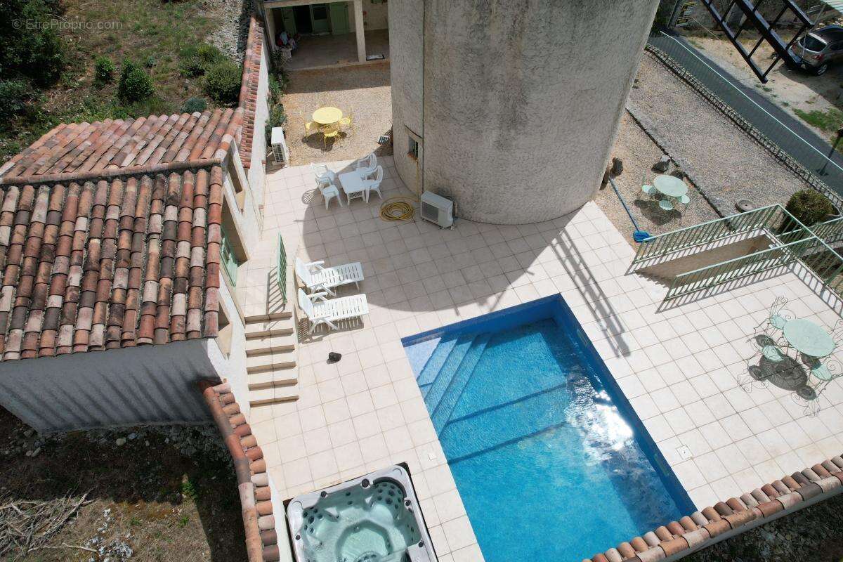 Maison à ALLEGRE-LES-FUMADES