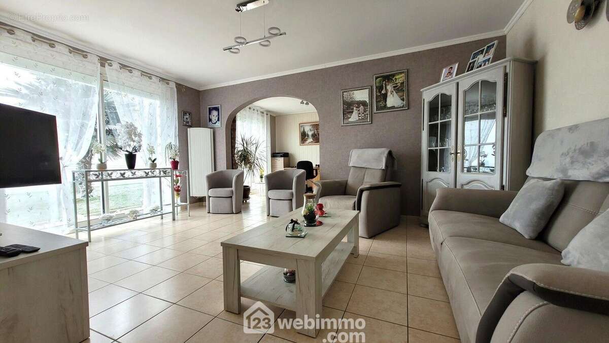 Un agréable salon - Maison à LONGEVILLE-SUR-MER