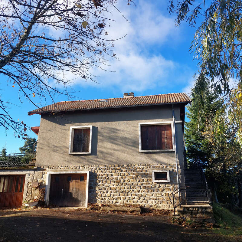 Maison à SAINT-AGREVE