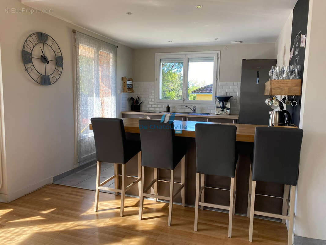 Appartement à CHAZAY-D&#039;AZERGUES