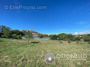 Terrain à ROQUEBRUNE-SUR-ARGENS