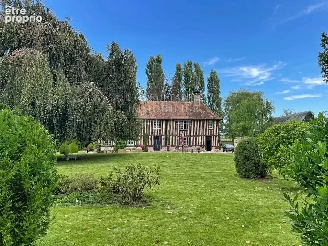Beuvron-en-auge. splendide manoir du xviie avec ses dependances sur 1,1 ha - photo 3
