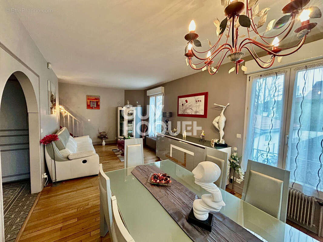 Maison à NEUILLY-SUR-MARNE