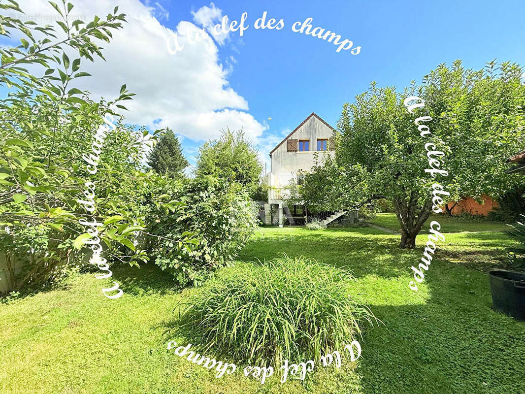Maison à SAINT-REMY-LES-CHEVREUSE