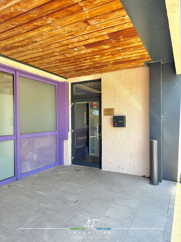 Commerce à BELLENEUVE