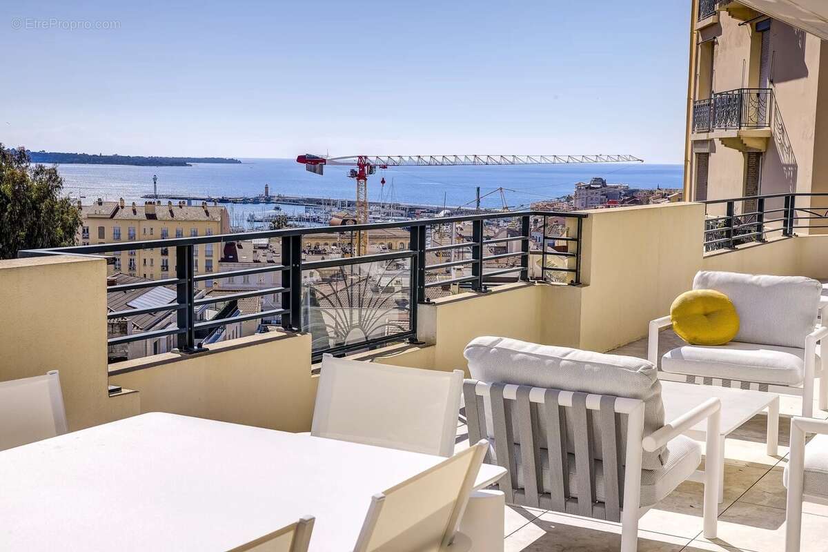 RARE Toit terrasse vue mer à 400 m du port de Cannes - photo 29
