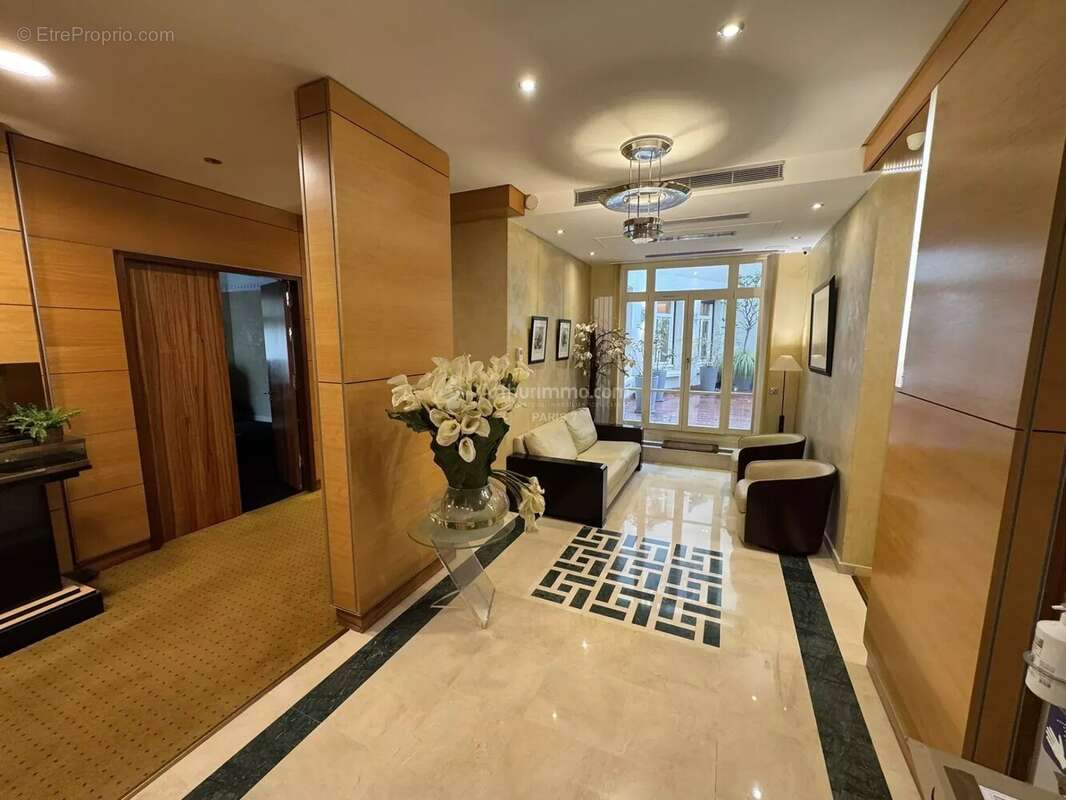 Appartement à PARIS-7E