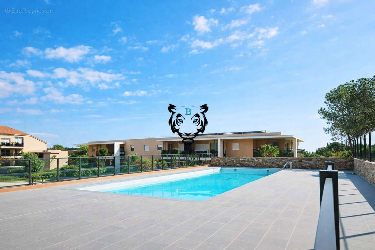 Appartement à ROQUEBRUNE-SUR-ARGENS