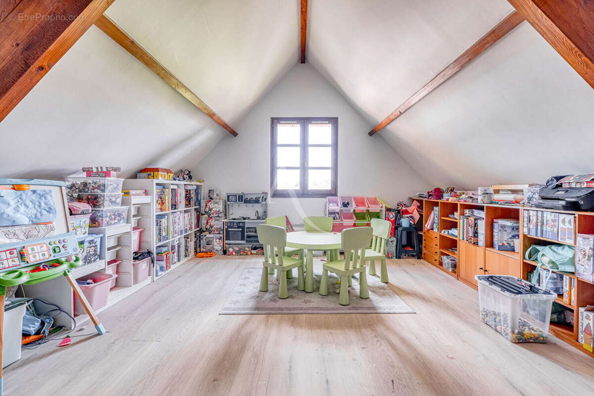 Grande maison familiale rénovée 216 m², 5 chambres, terrain sans vis-à-vis, garage triple - photo 12