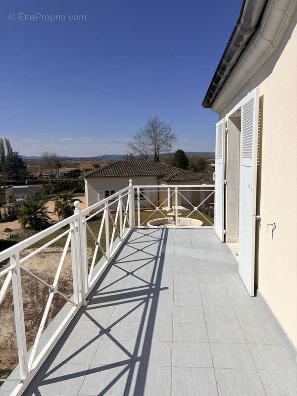 Maison à PONT-DE-VAUX