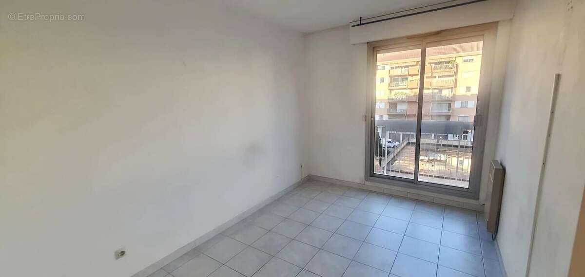 Appartement à VALLAURIS