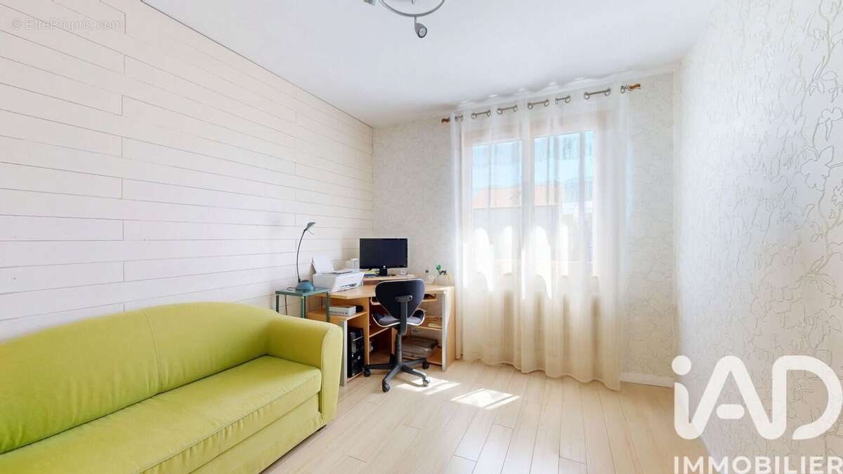 Photo 9 - Maison à SAINT-PIERRE-MONTLIMART
