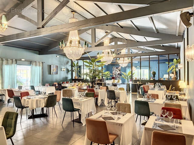 Commerce à SAINT-LAURENT-DES-ARBRES