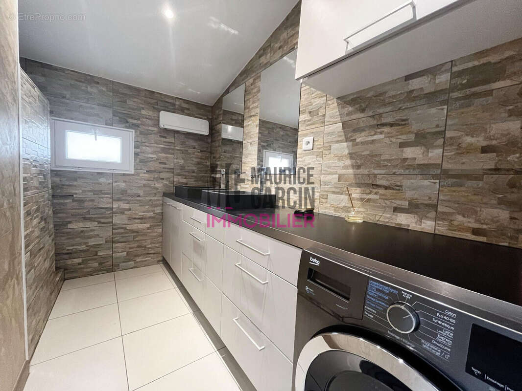 Appartement à L'ISLE-SUR-LA-SORGUE