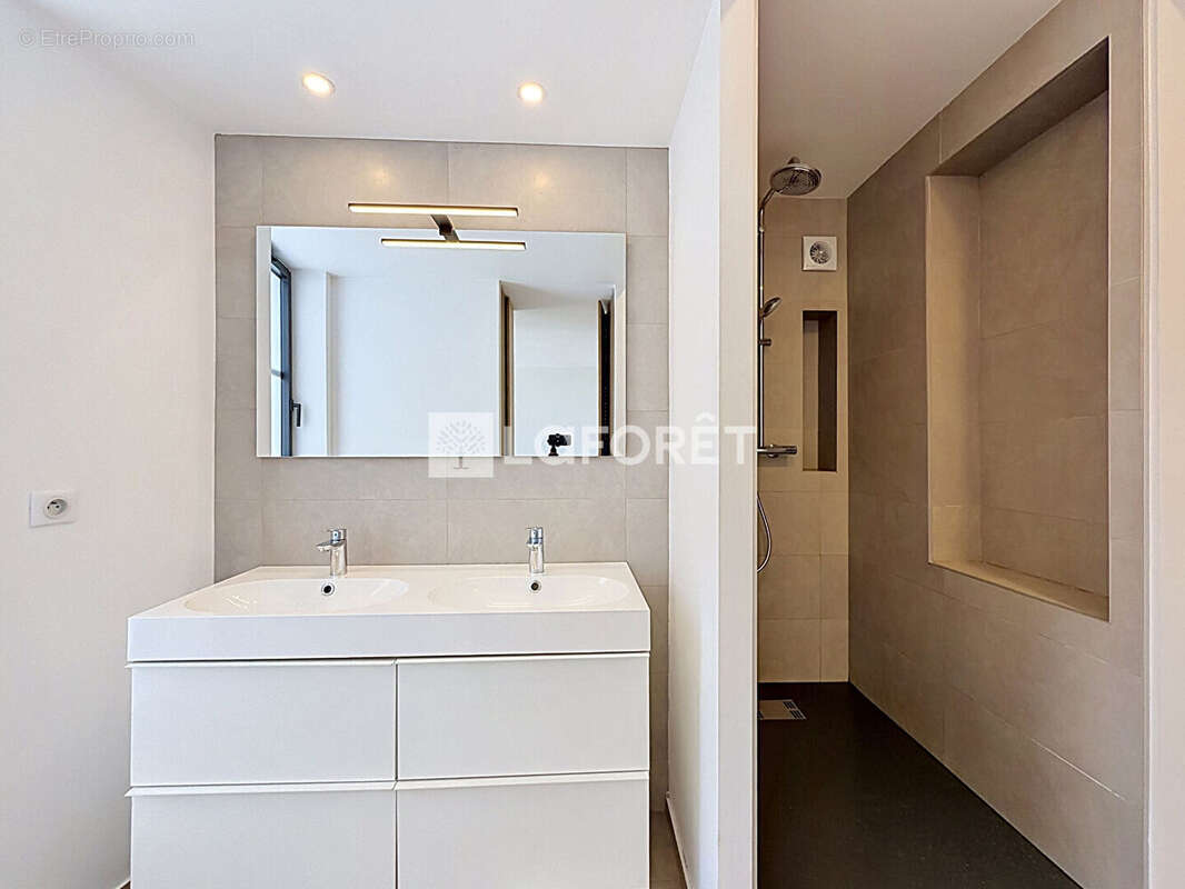 Appartement à SURESNES