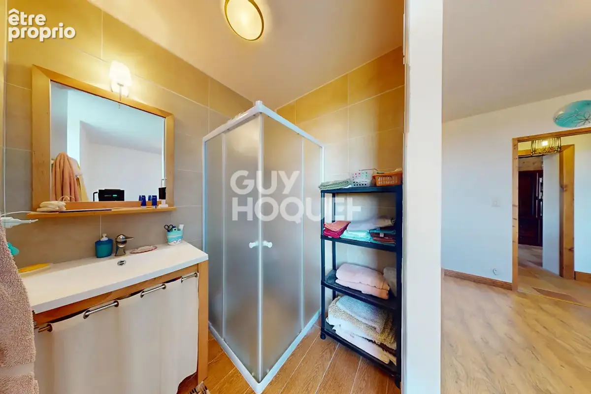 Propriété de charme en pierres apparentes de 273 m² avec dépendances et vue dominante - photo 7