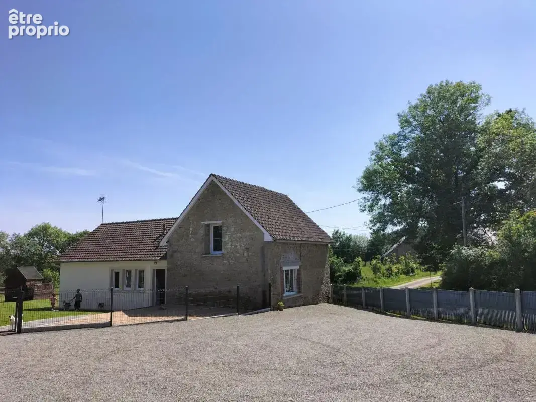 Maison 110 m² à Saint-Pierre-Des-Nids  - photo 4