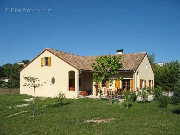 Maison à CASTELNAU-MONTRATIER