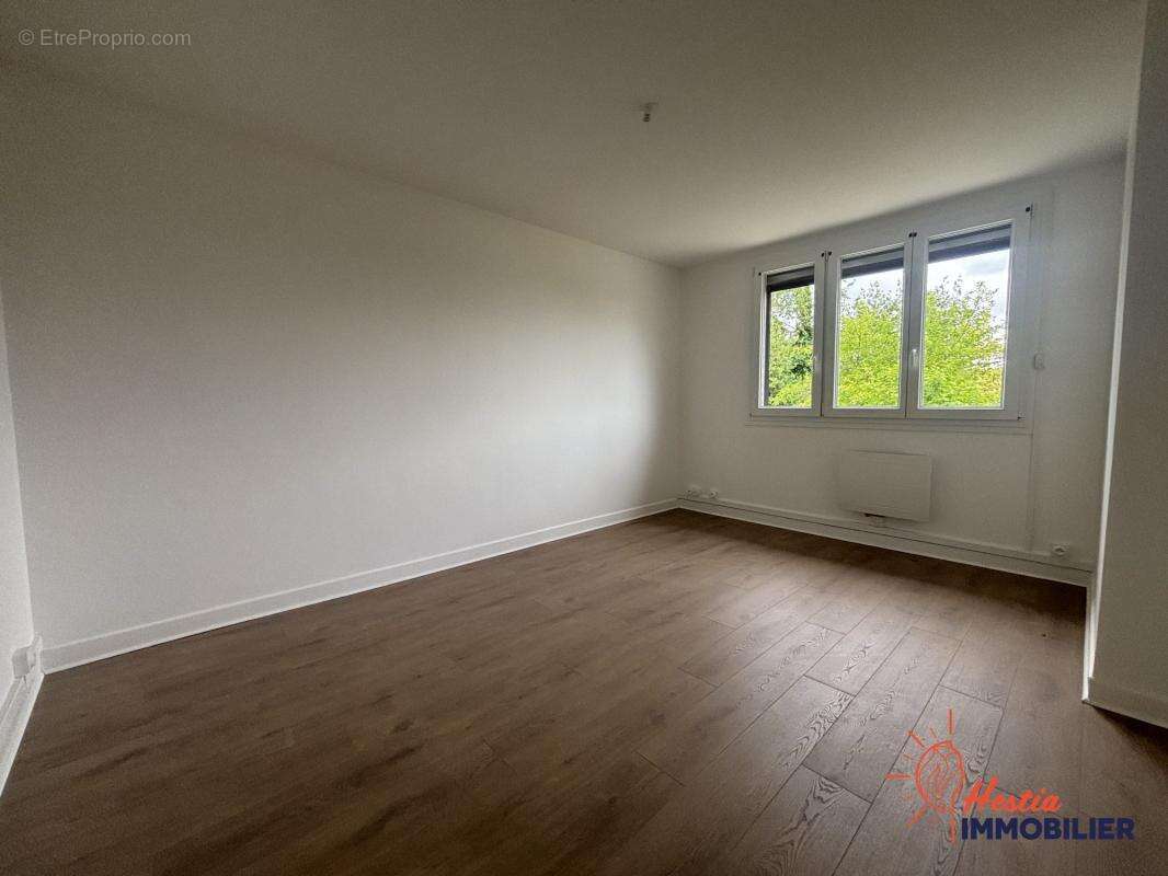 WITRY-LÈS-REIMS -- Maison 5 pièces 83 m² -- Cour & Jardin - photo 4