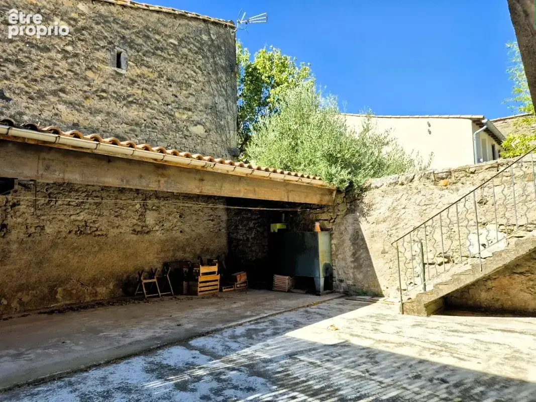 Maison de ville a renover avec grand garage, cour et terrasse - photo 12