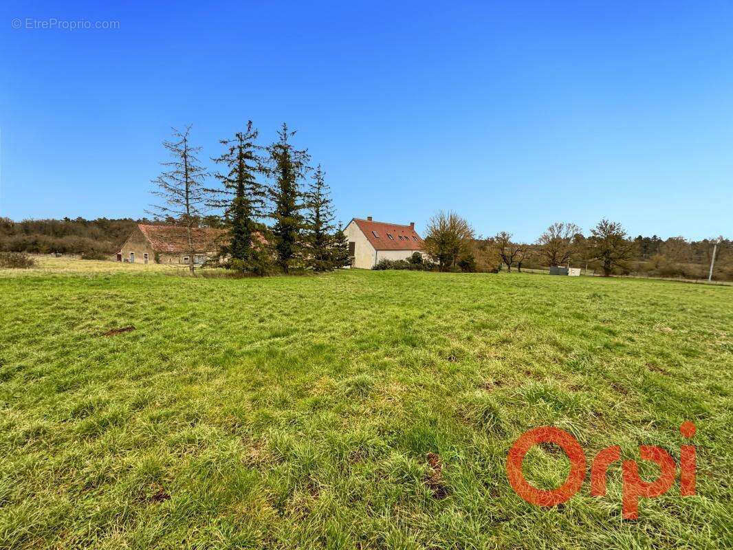 Maison à DUN-SUR-AURON