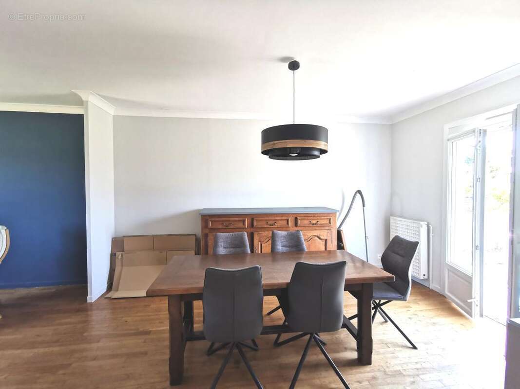 Maison à LA ROCHE-DERRIEN