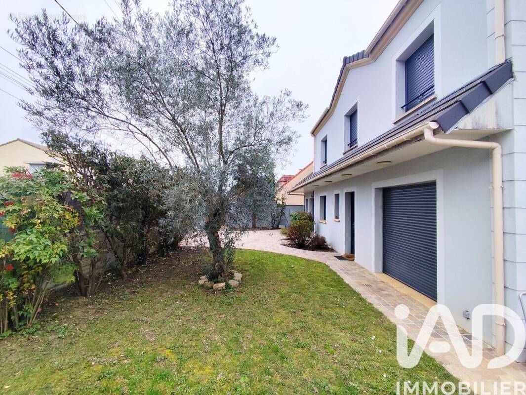 Photo 1 - Maison à LA VILLE-DU-BOIS