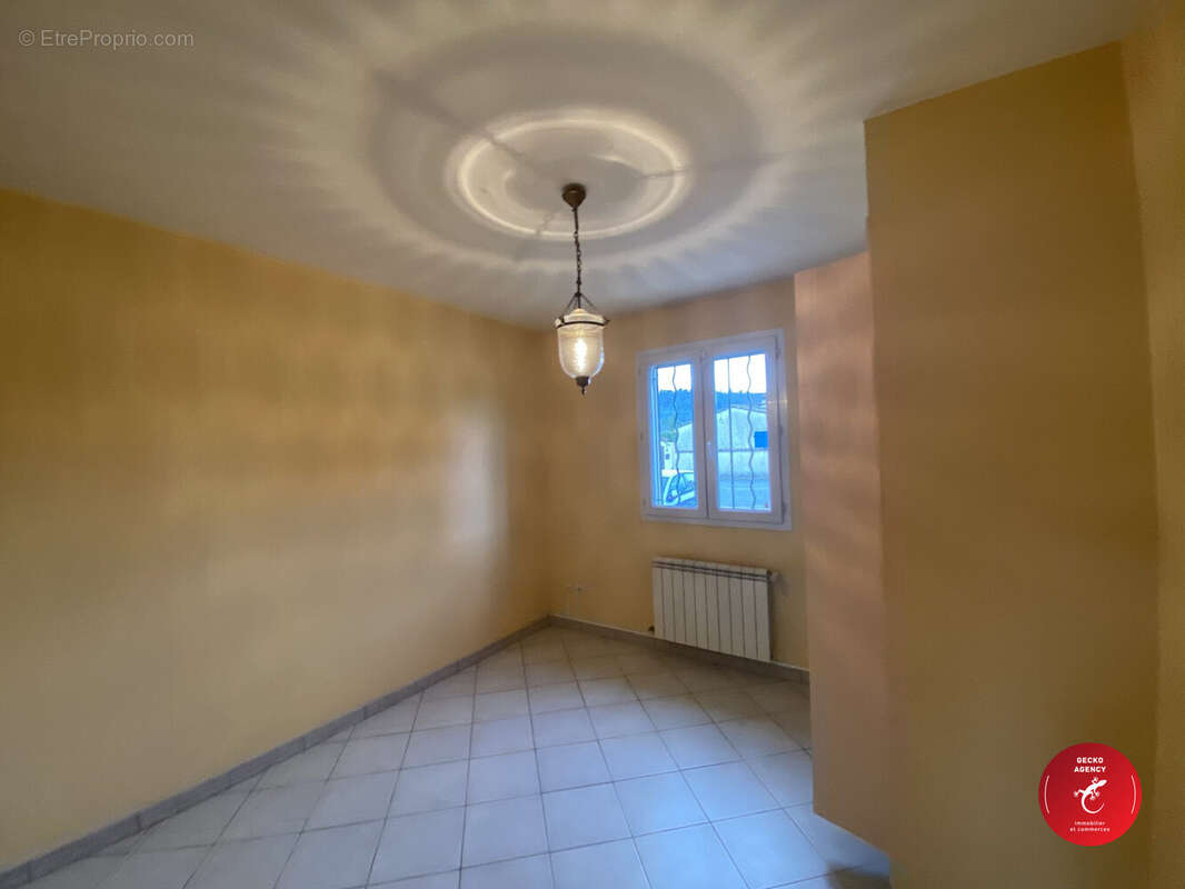 Chambre 2 - Maison à FIGANIERES