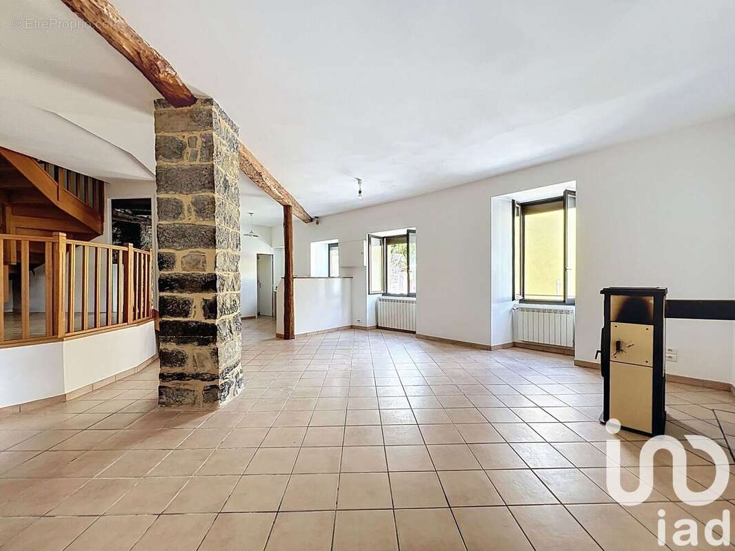 Photo 3 - Maison à SAINT-GEORGES-DE-LUZENCON