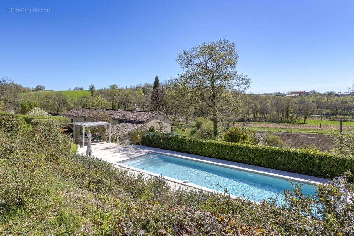 Maison à CAHUZAC-SUR-VERE