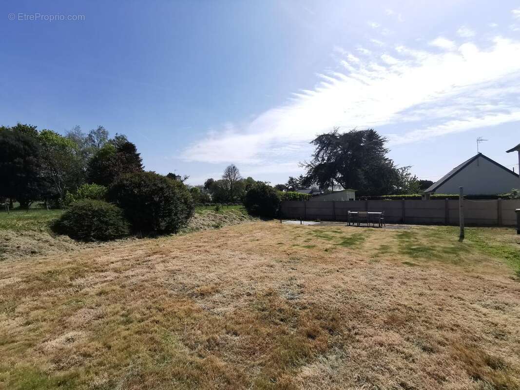 Maison à LA ROCHE-DERRIEN