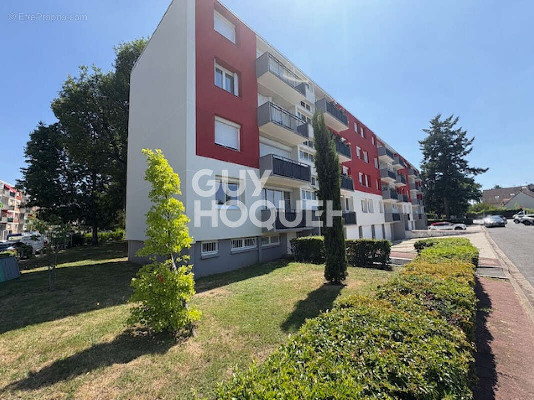 Appartement à SAINTE-GENEVIEVE-DES-BOIS