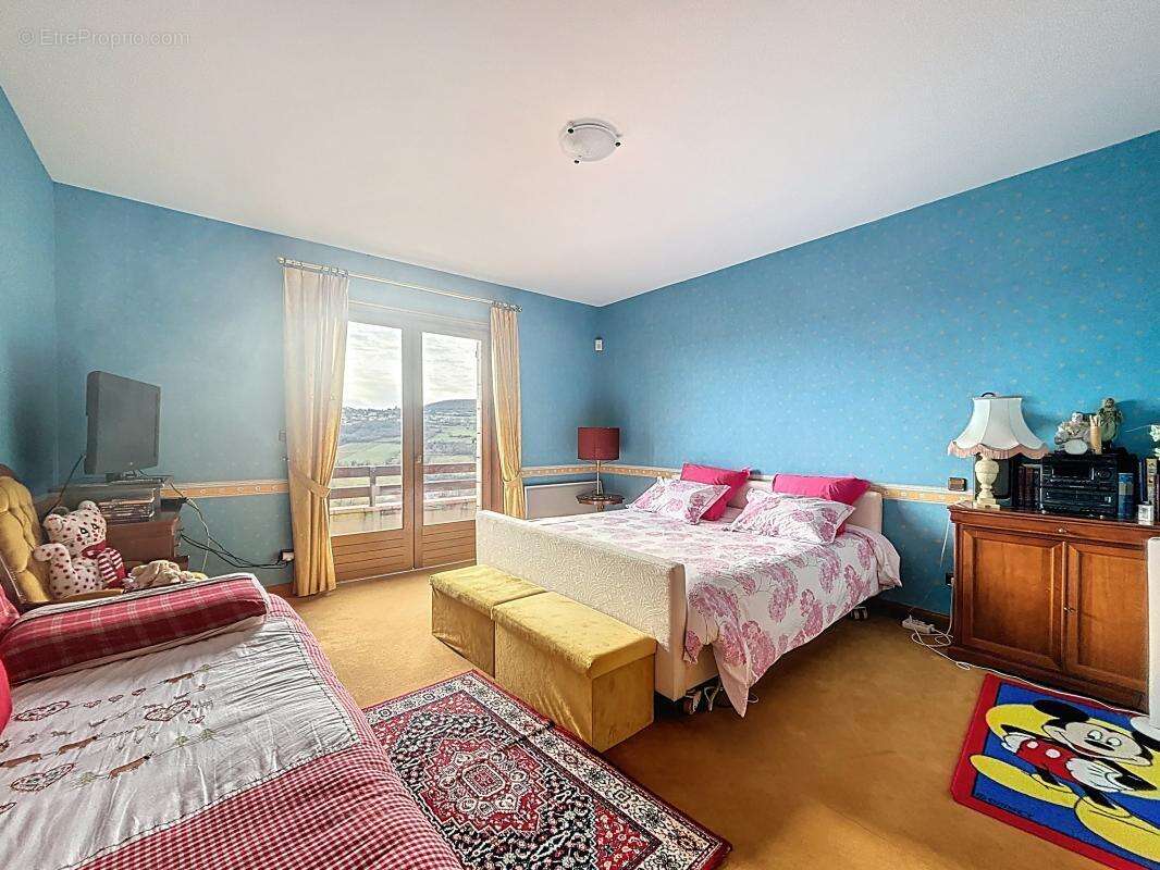 Maison à LA ROCHE-BLANCHE