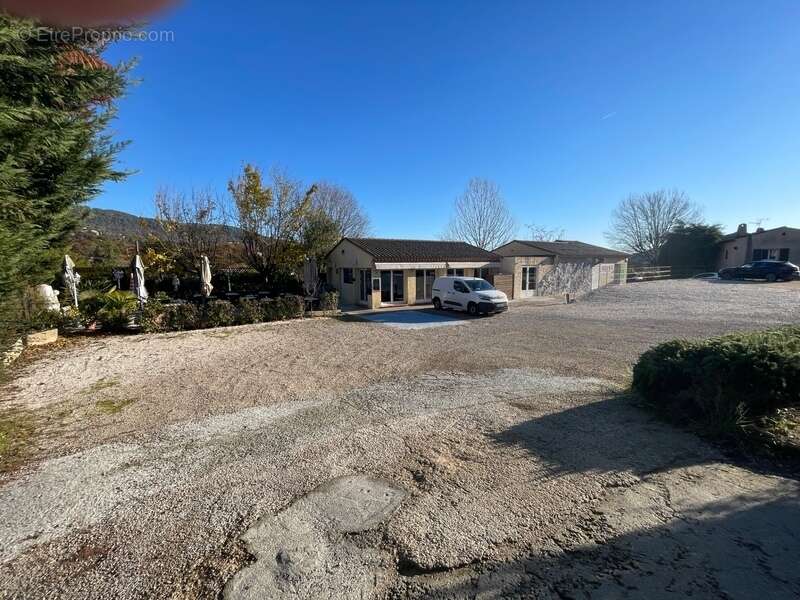 Commerce à PEYMEINADE