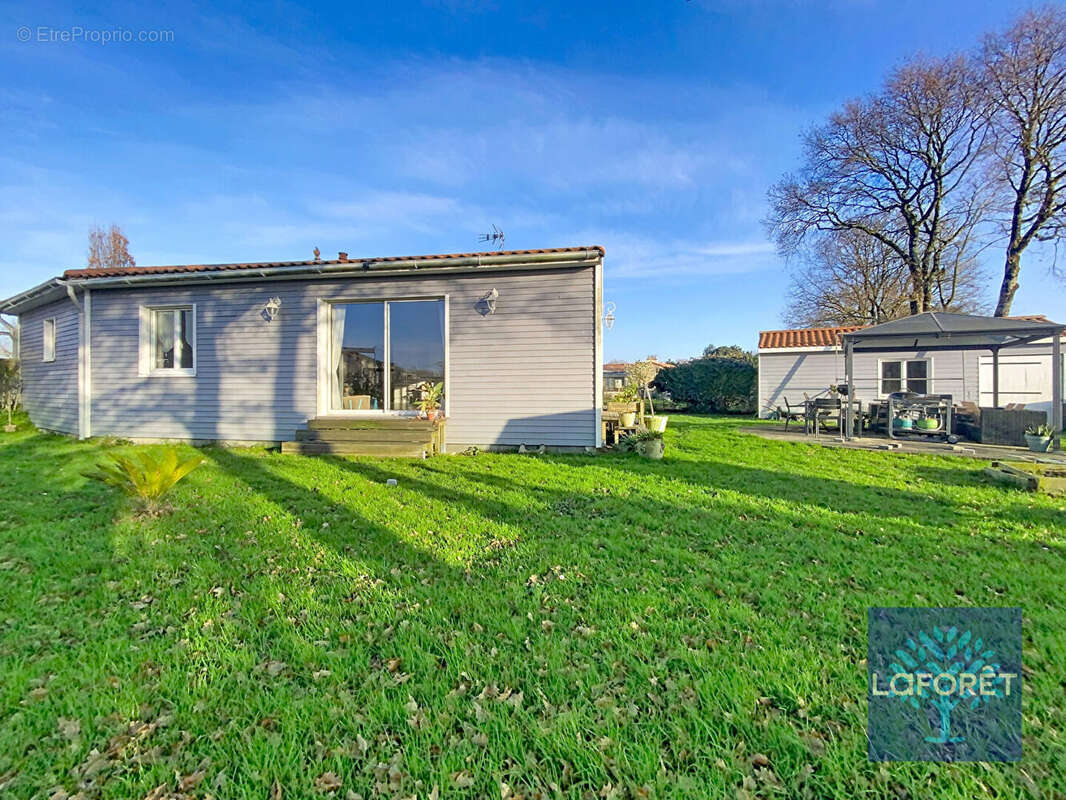 Maison à SAINT-CHRISTOPHE-DU-LIGNERON