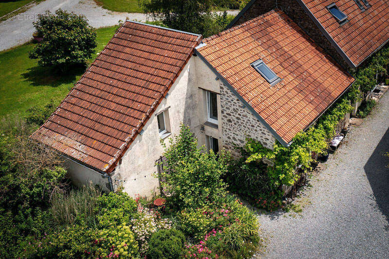 Commerce à SAINT-VAURY