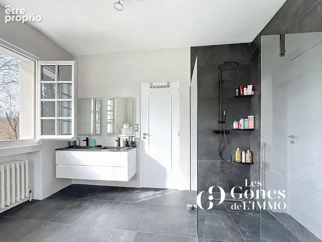 Magnifique propriété de 300m2   Lumière, élégance et art de - photo 12