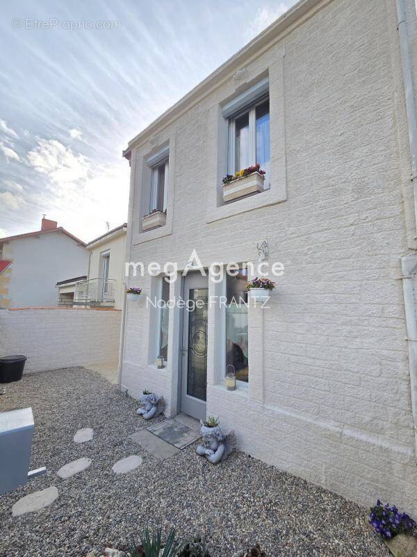 Maison à SAINT-SAVINIEN