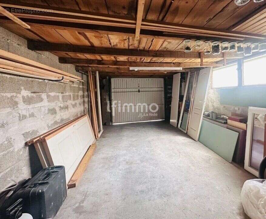 Maison à rafraichir de 103 m² – 33920 Saint-Yzan-de-Soudiac - photo 13