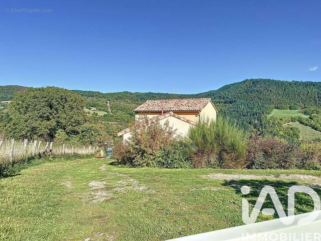 Maison 132 m² à Viala-Du-Tarn  - photo 4