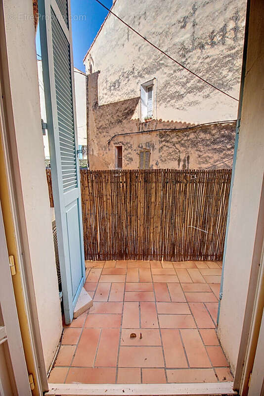 Appartement à VILLECROZE