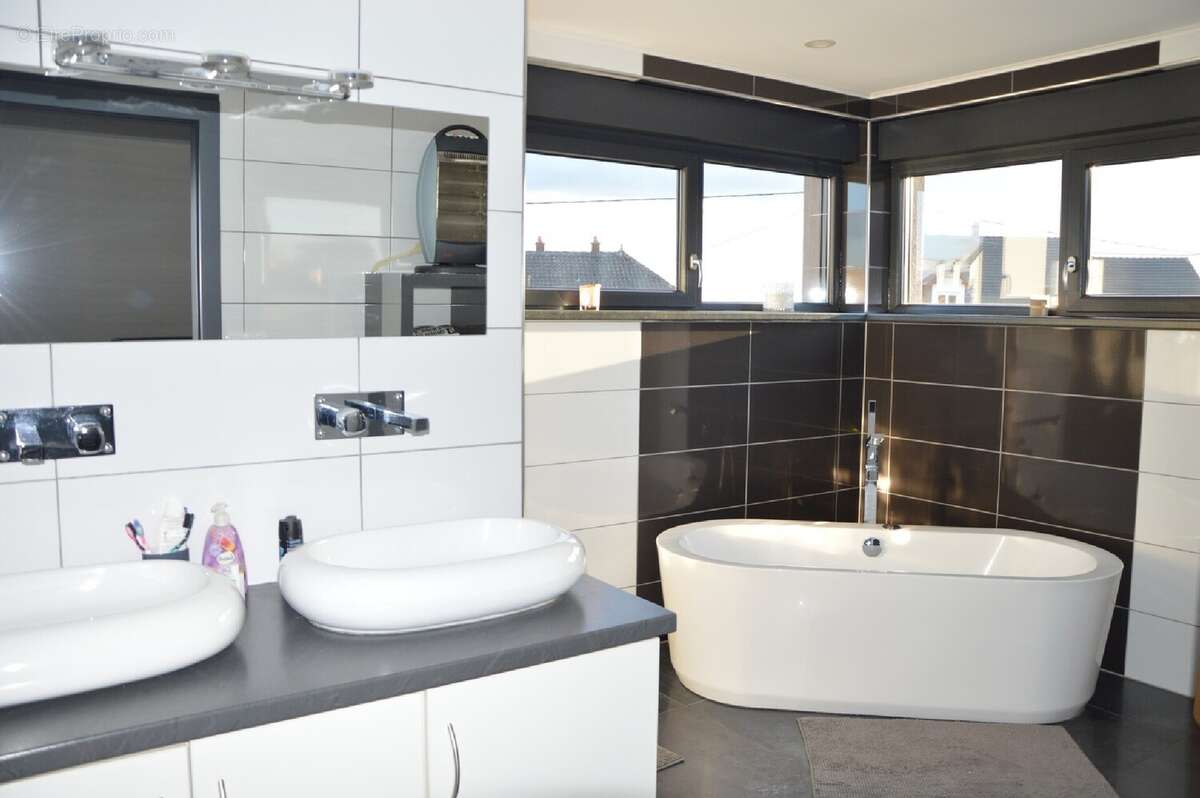 Maison 171 m² à Enchenberg  - photo 9
