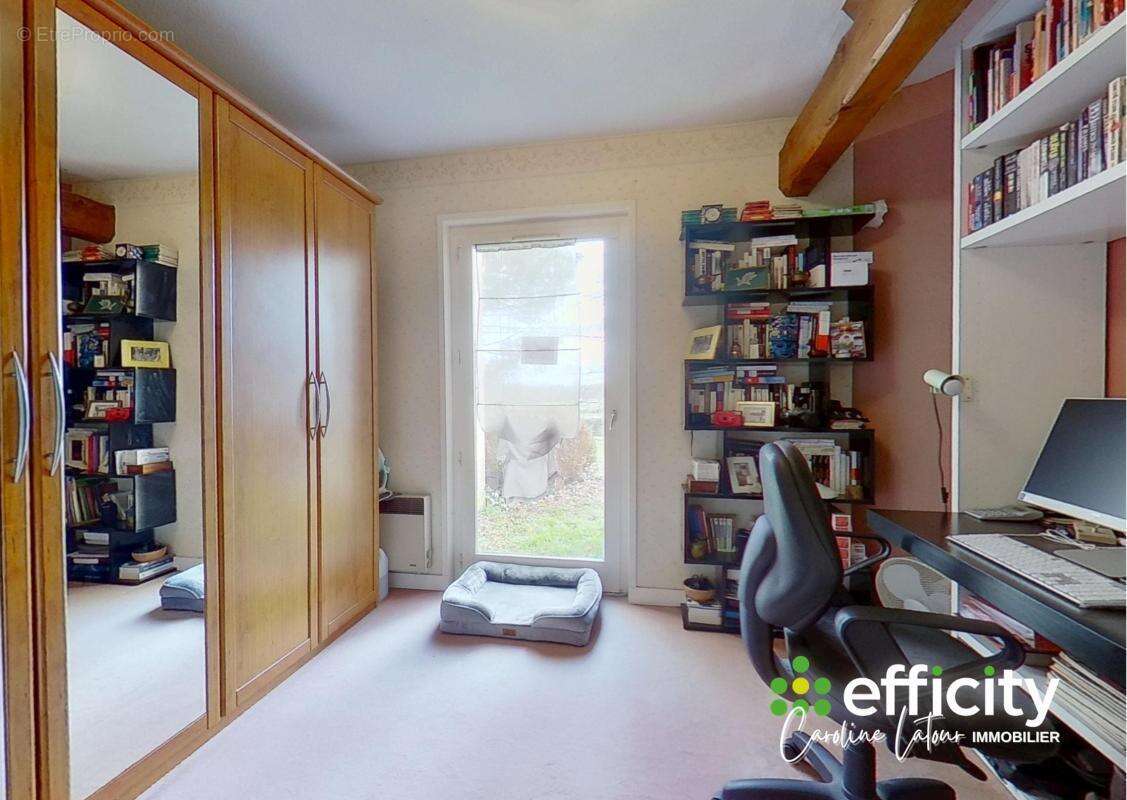 Maison 136 m² à Saint-Etienne-Le-Molard  - photo 14