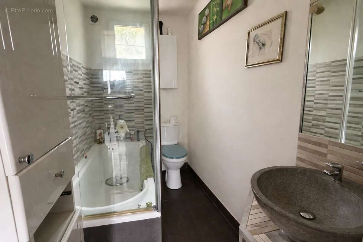 Maison à SAINT-CEZAIRE-SUR-SIAGNE